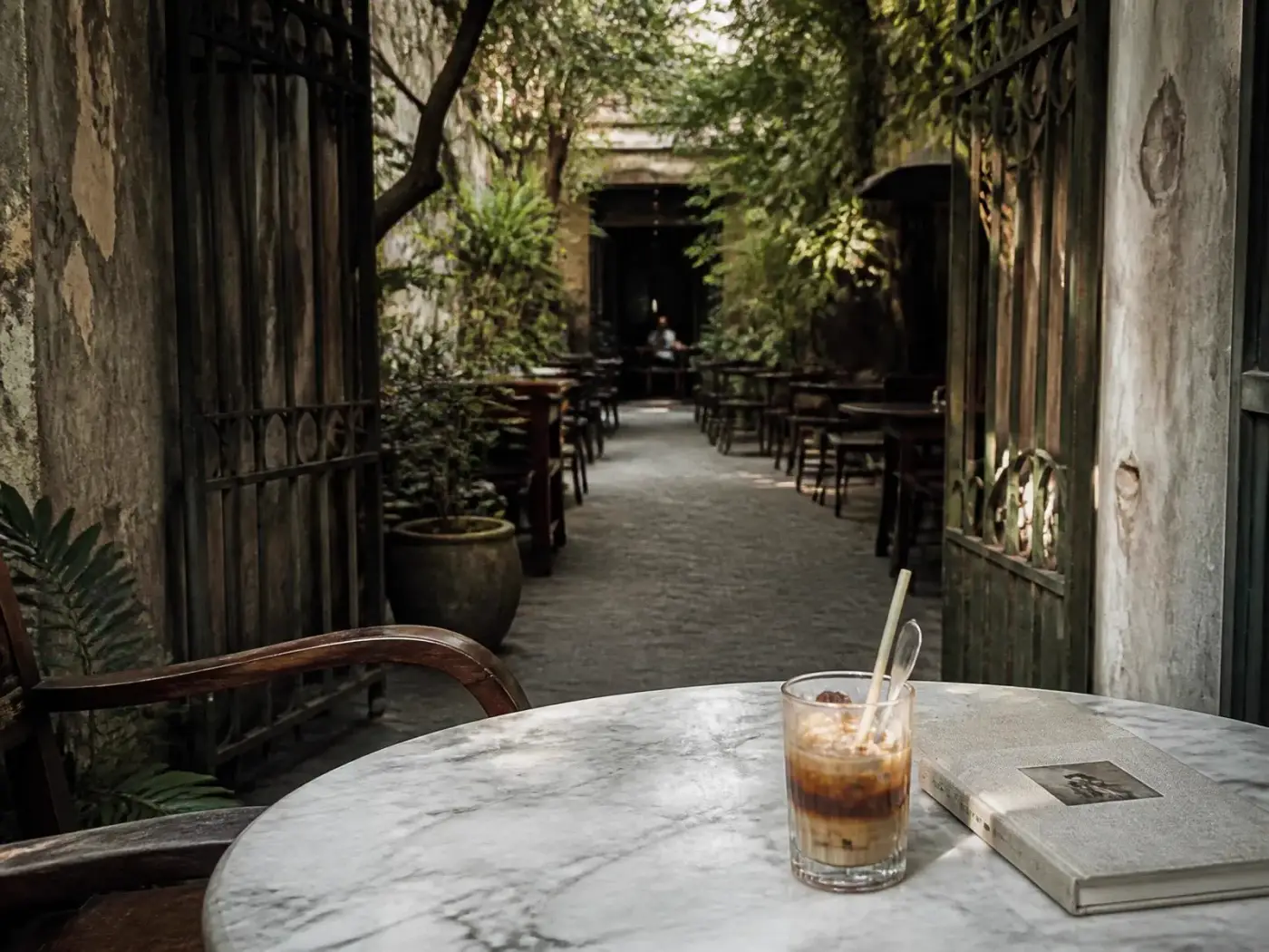 Hidden Cafés · Self-Guided